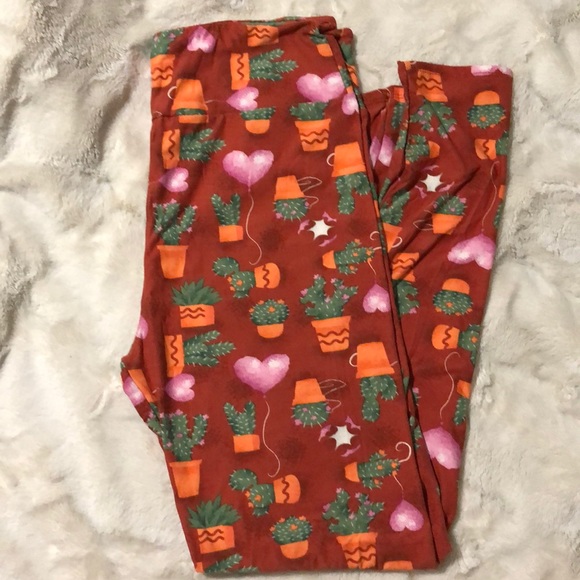 LuLaroe Valentine’s Leggings - Picture 1 of 3